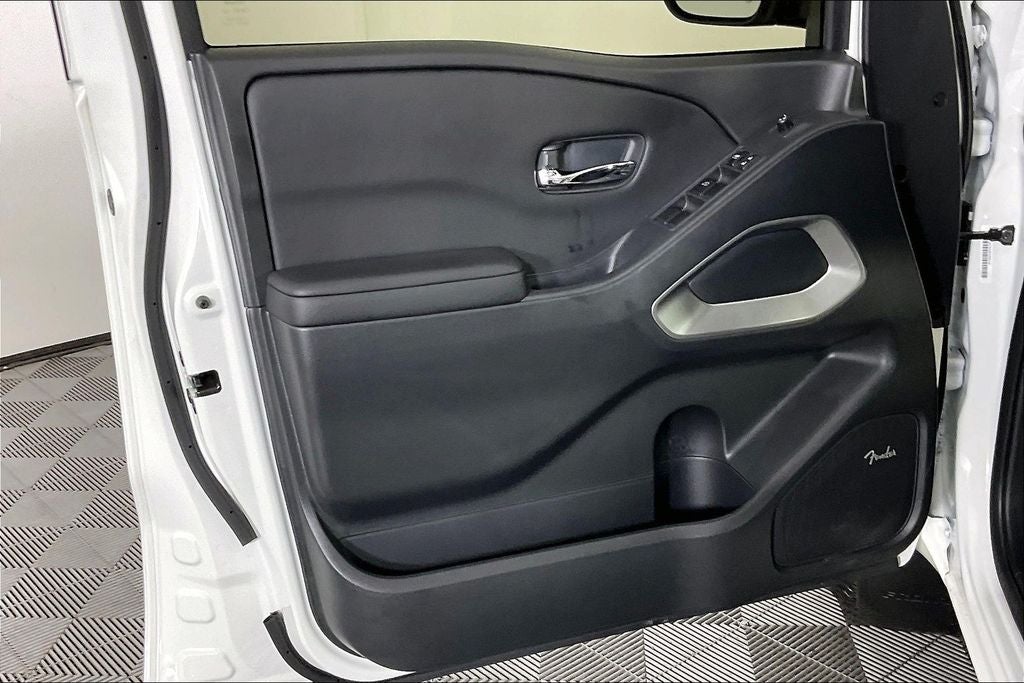 2025 Nissan Frontier Crew Cab SV