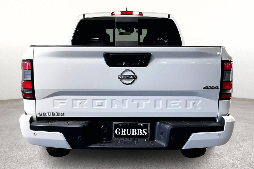2025 Nissan Frontier Crew Cab SV