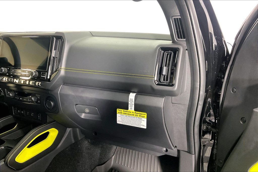 2027 Nissan Frontier SV