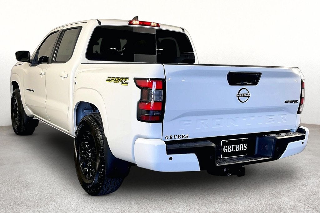 2027 Nissan Frontier Crew Cab SV