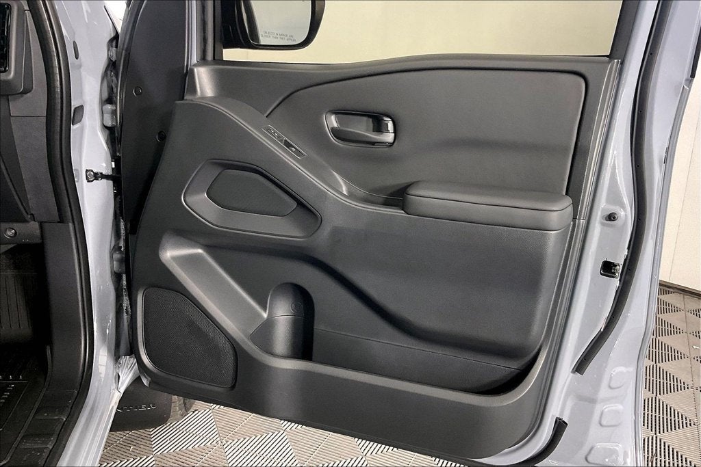 2027 Nissan Frontier SV