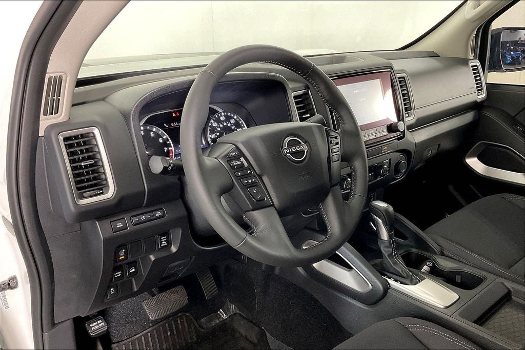 2024 Nissan Frontier Crew Cab SV