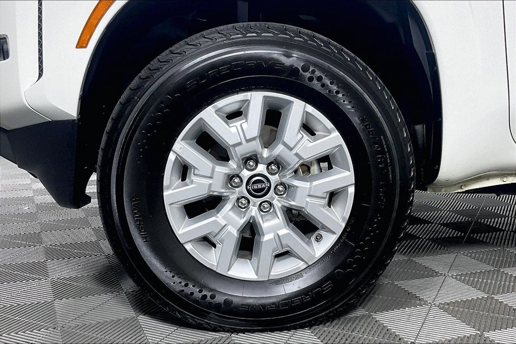 2024 Nissan Frontier SV