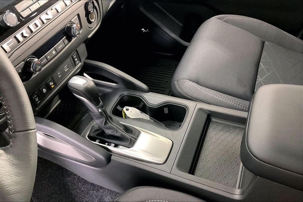 2025 Nissan Frontier Crew Cab SV