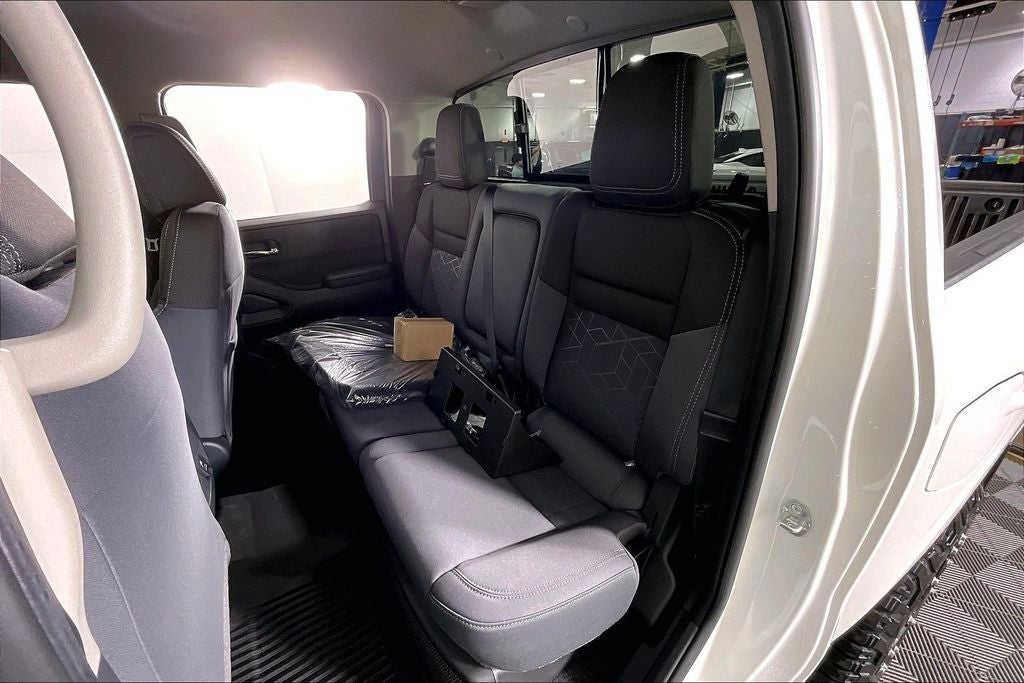 2025 Nissan Frontier Crew Cab SV