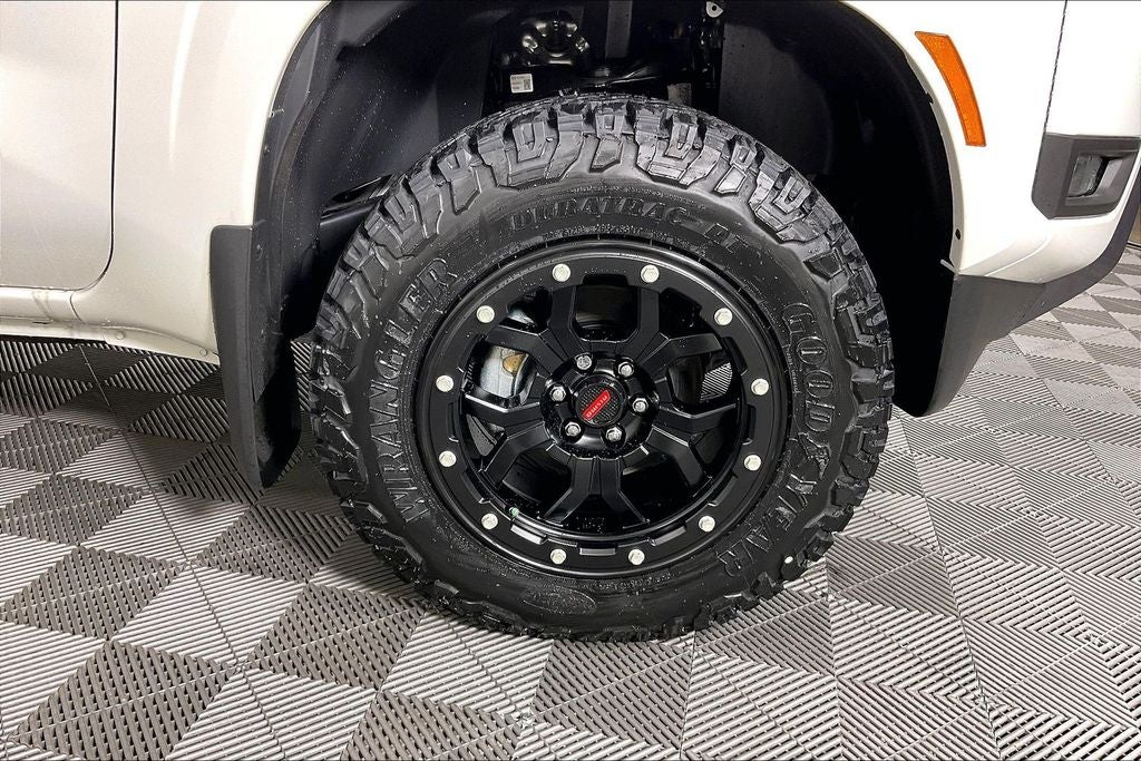 2025 Nissan Frontier Crew Cab SV