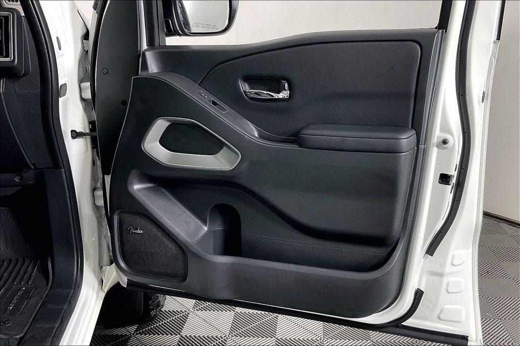 2025 Nissan Frontier Crew Cab SV