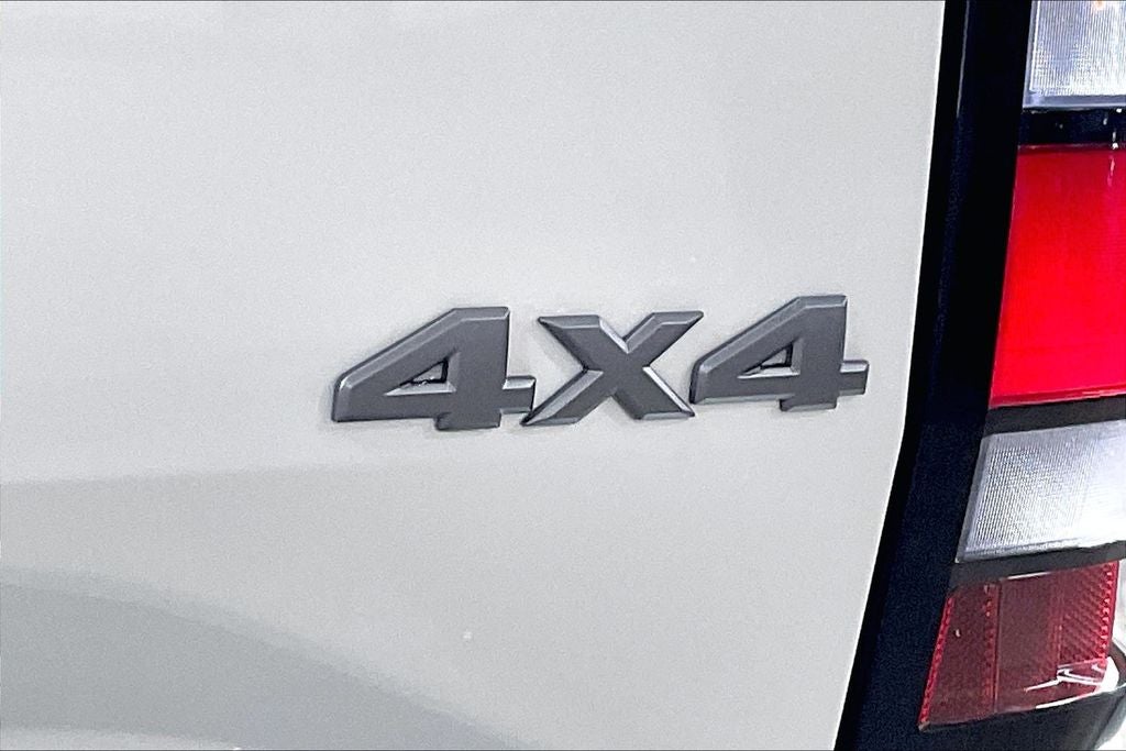 2025 Nissan Frontier Crew Cab SV