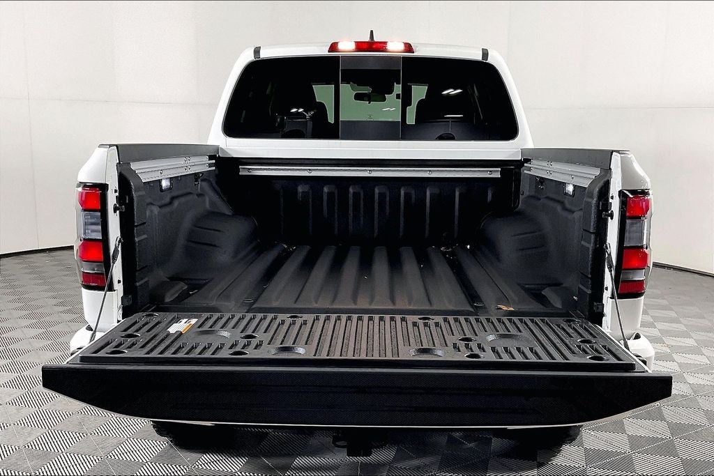 2025 Nissan Frontier Crew Cab SV