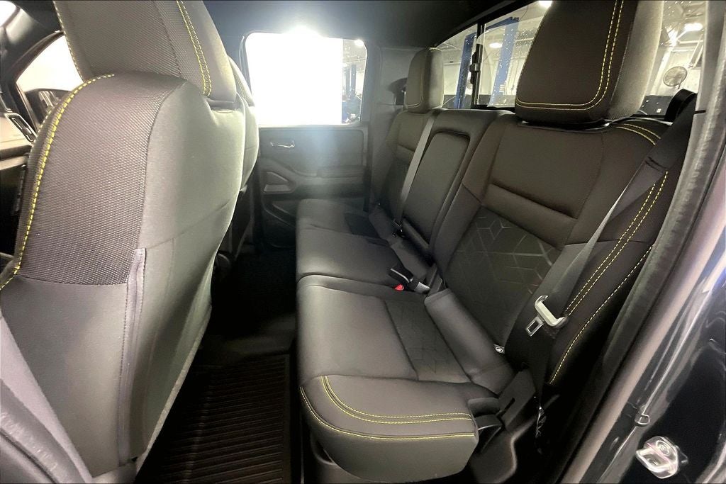 2027 Nissan Frontier SV