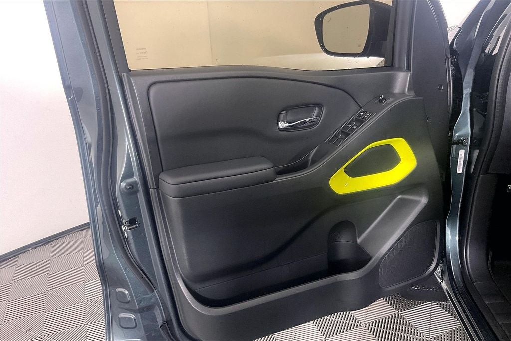 2027 Nissan Frontier SV