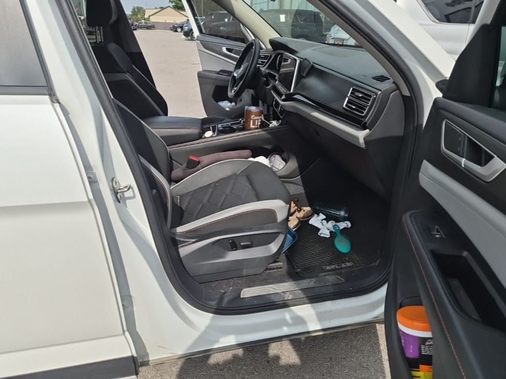 2024 Volkswagen Atlas 2.0T Peak Edition SEL