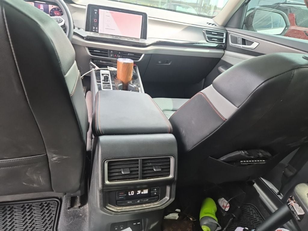 2024 Volkswagen Atlas 2.0T Peak Edition SEL