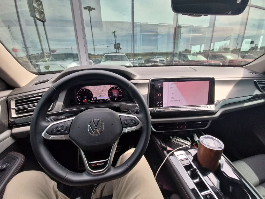 2024 Volkswagen Atlas 2.0T Peak Edition SEL