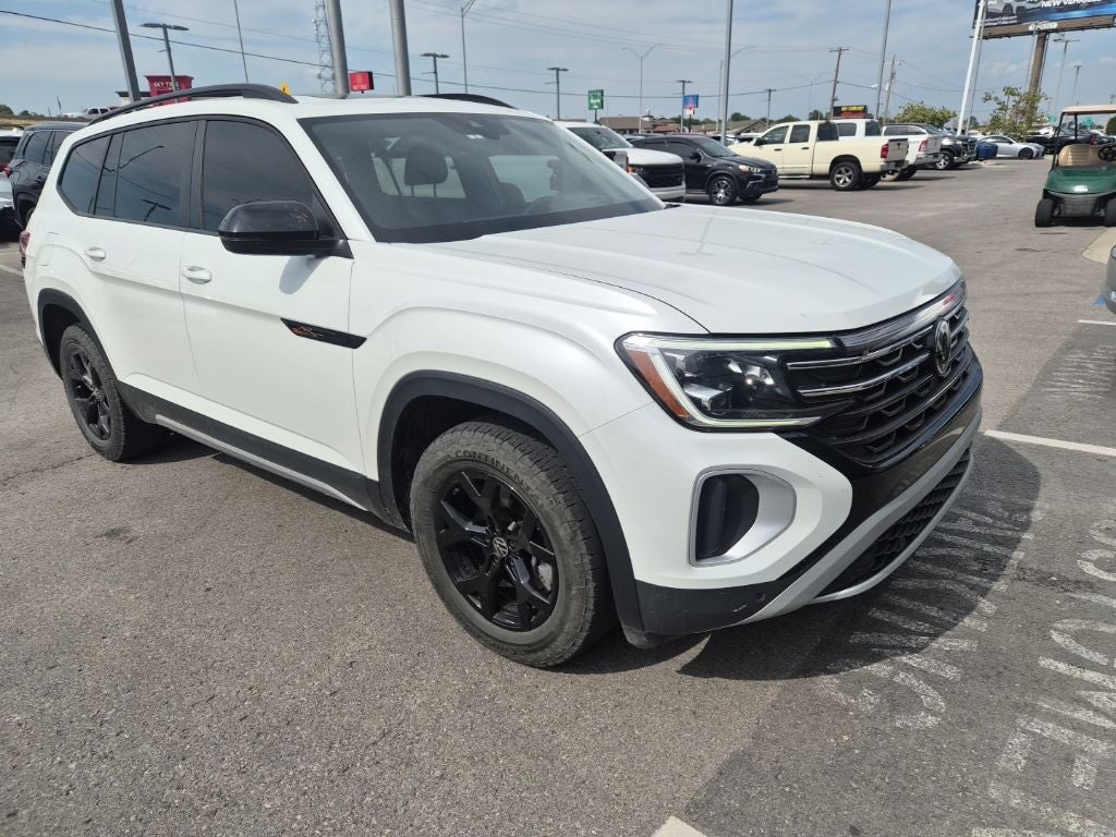 2024 Volkswagen Atlas 2.0T Peak Edition SEL