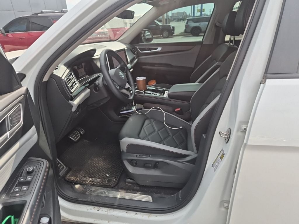 2024 Volkswagen Atlas 2.0T Peak Edition SEL