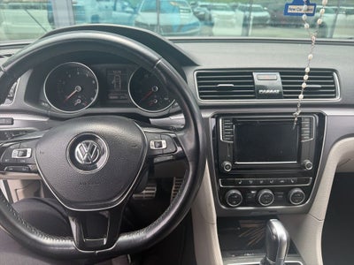 2018 Volkswagen Passat 2.0T R-Line