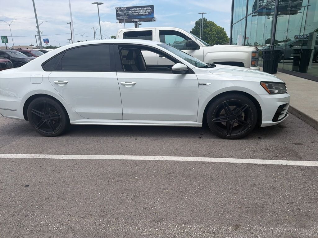 2018 Volkswagen Passat 2.0T R-Line