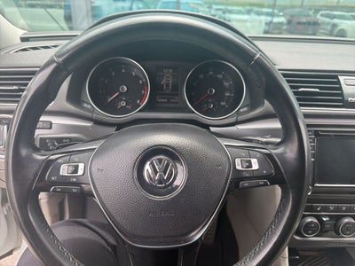 2018 Volkswagen Passat 2.0T R-Line