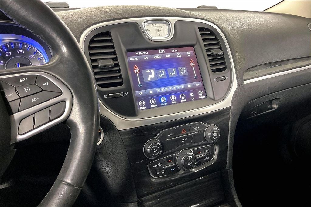 2019 Chrysler 300 Touring