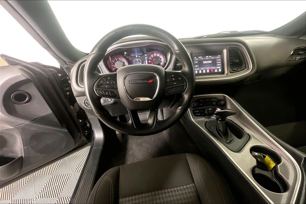 2022 Dodge Challenger SXT