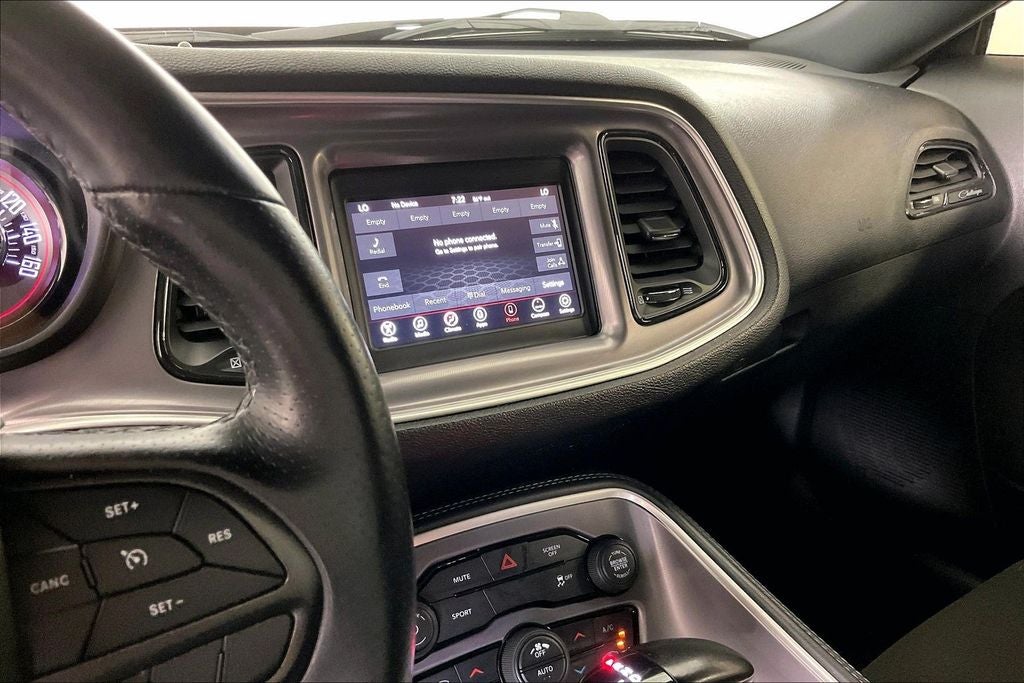 2022 Dodge Challenger SXT