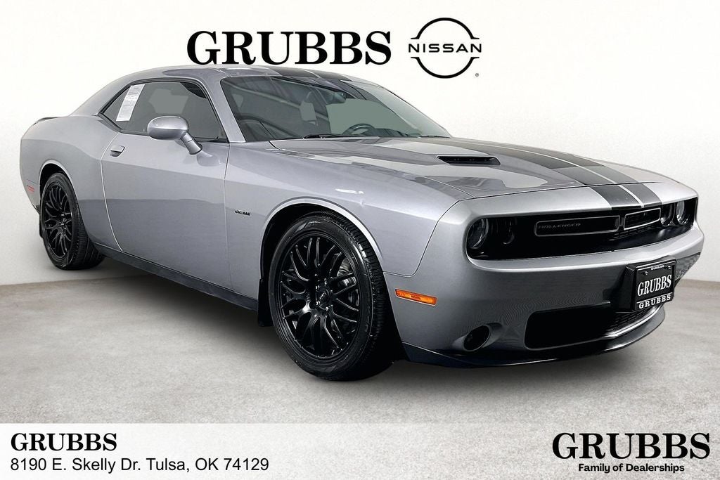 2016 Dodge Challenger R/T Plus's photo