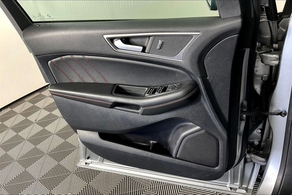 2021 Ford Edge ST Line