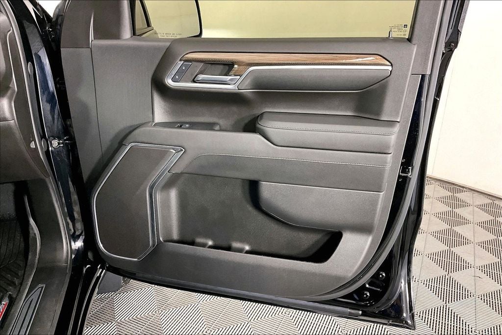 2024 Chevrolet Silverado 1500 LT LT1