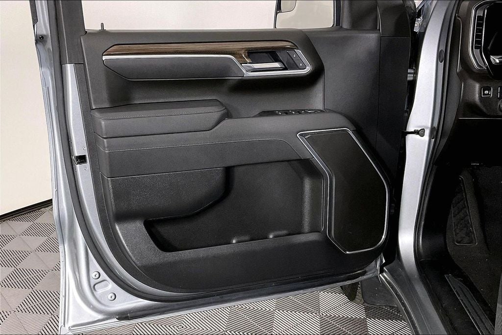 2025 Chevrolet Silverado 1500 LT LT1