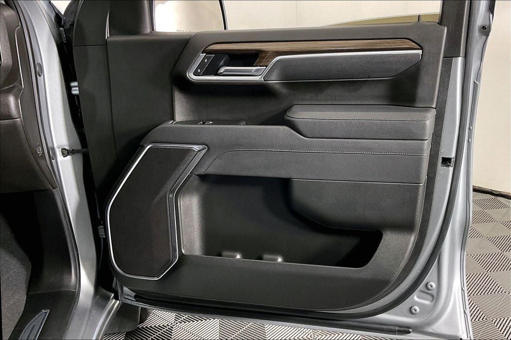 2025 Chevrolet Silverado 1500 LT LT1