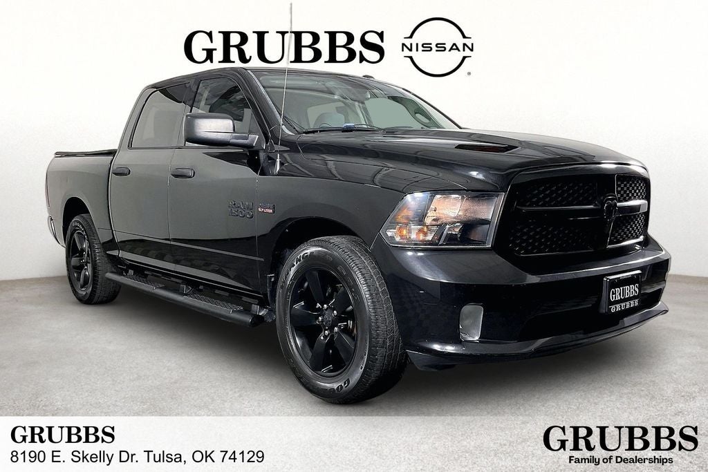 2016 RAM 1500 Express Crew Cab 5'7's photo