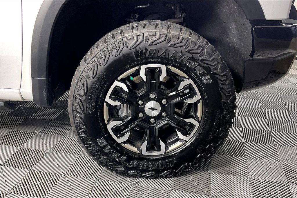 2025 Chevrolet Silverado 1500 ZR2