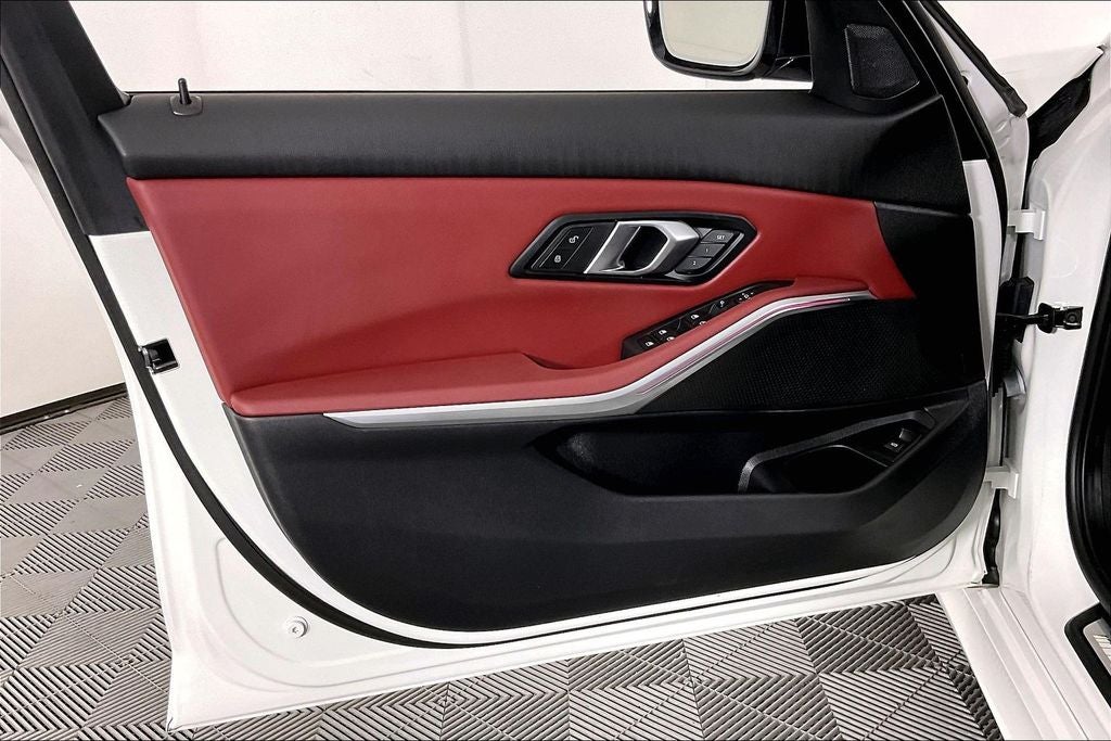 2025 BMW 3 Series 330i xDrive M Sport