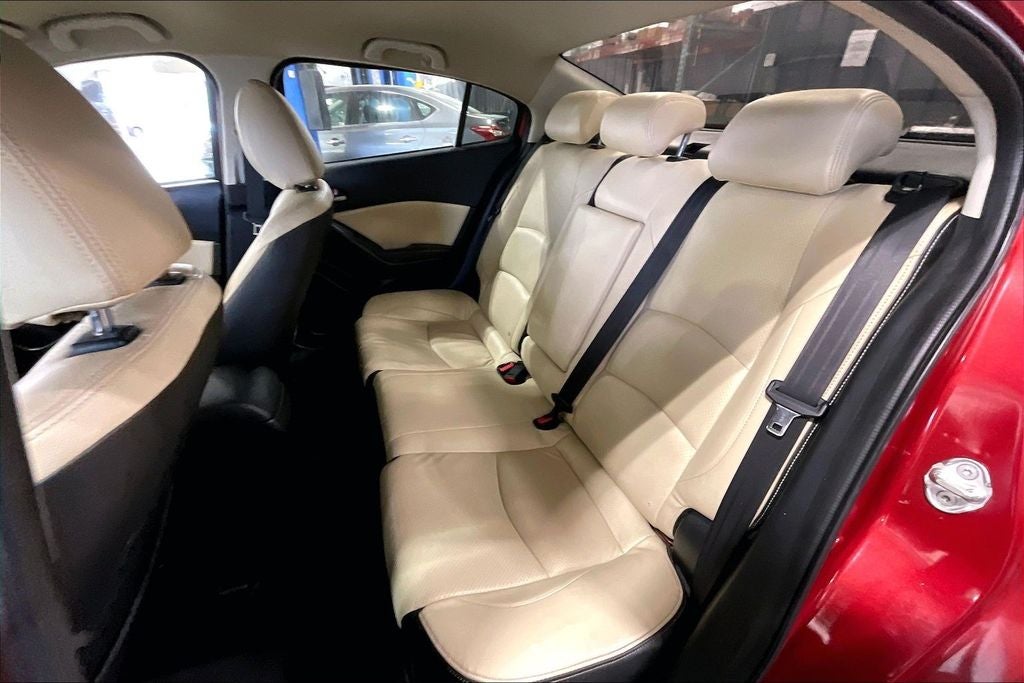 2015 Mazda Mazda3 i Sport