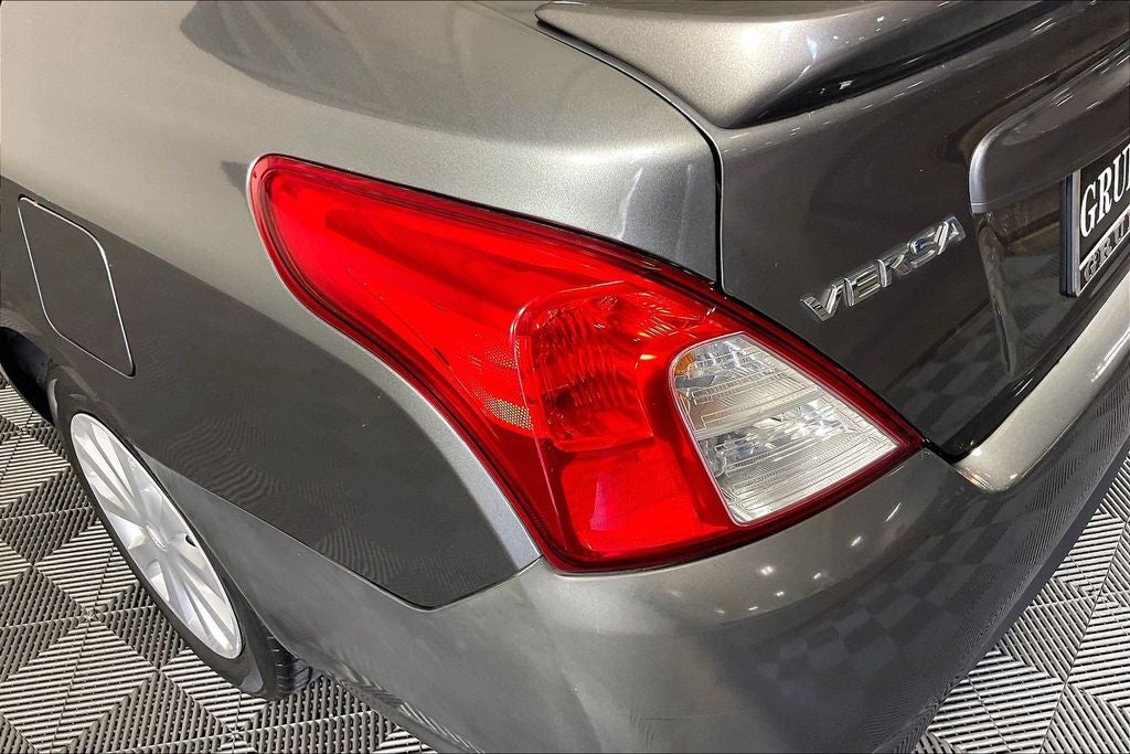 2016 Nissan Versa 1.6 SV