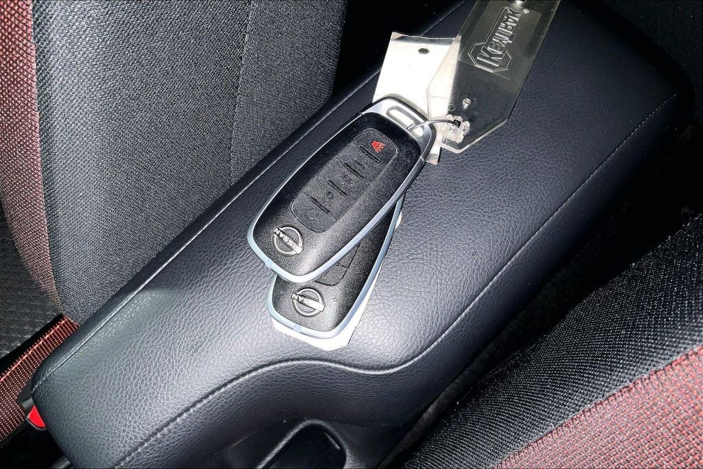 2025 Nissan Versa 1.6 SR