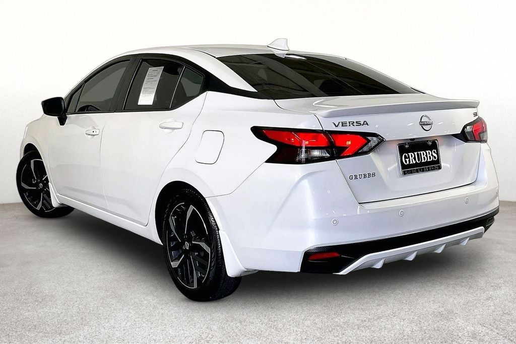 2025 Nissan Versa 1.6 SR