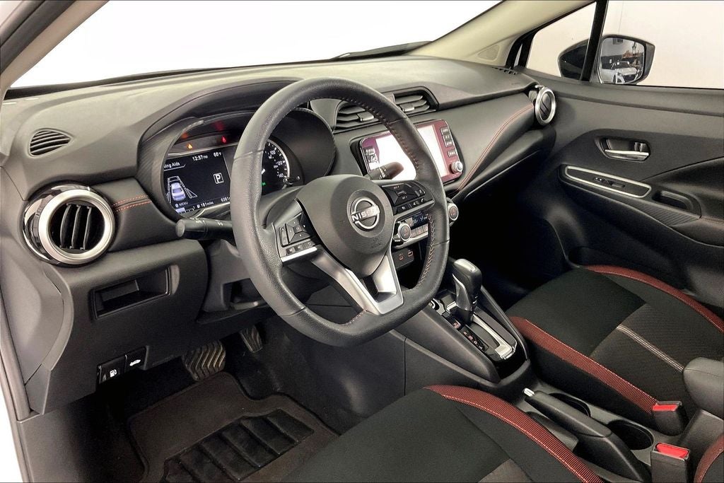 2025 Nissan Versa 1.6 SR