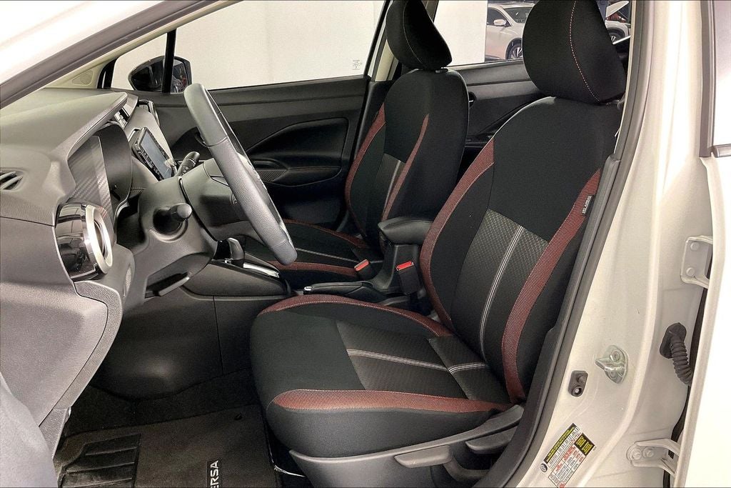 2025 Nissan Versa 1.6 SR