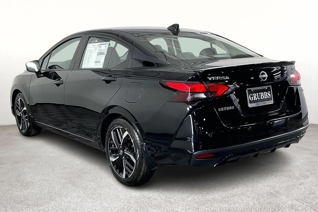 2025 Nissan Versa SR