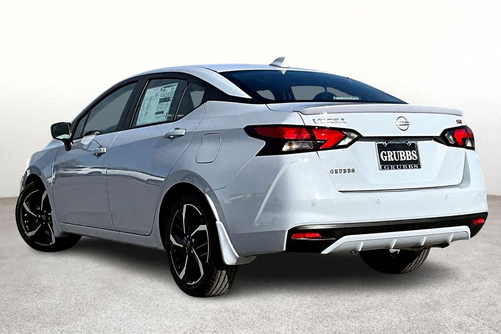 2025 Nissan Versa SR
