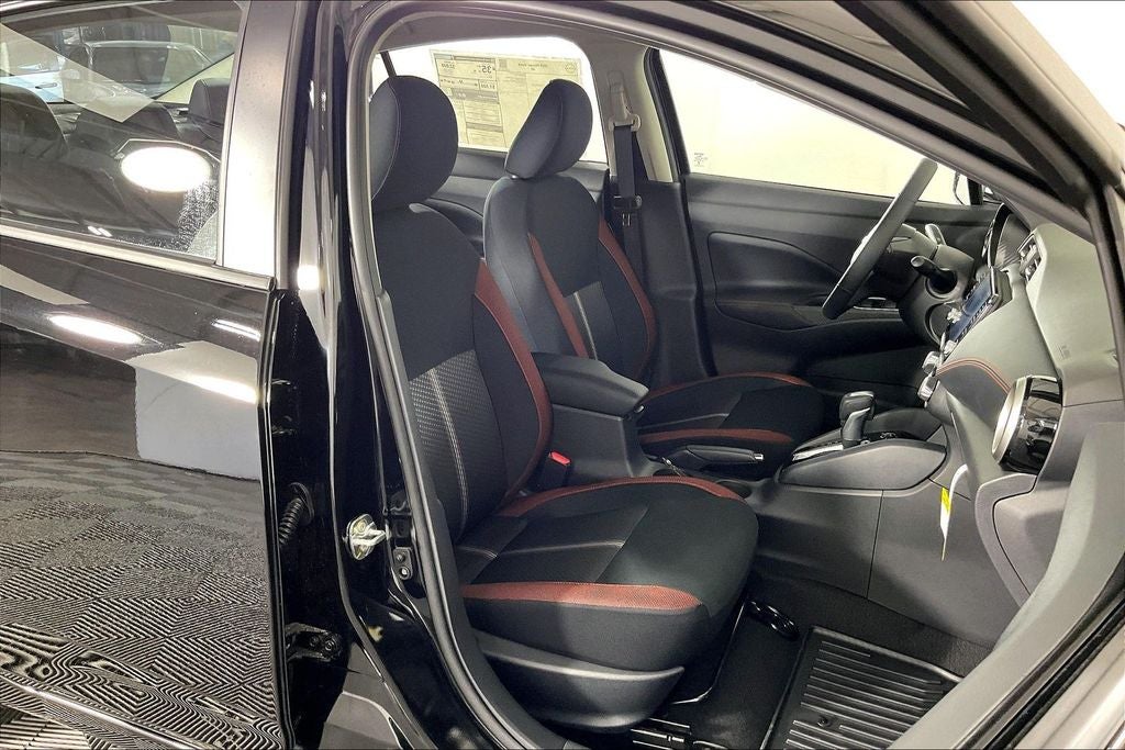 2025 Nissan Versa SR