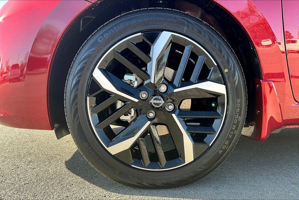 2025 Nissan Versa SR