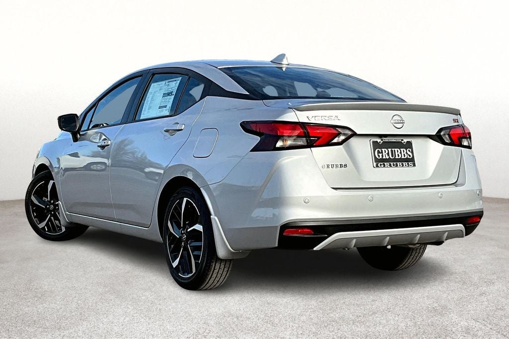 2025 Nissan Versa SR