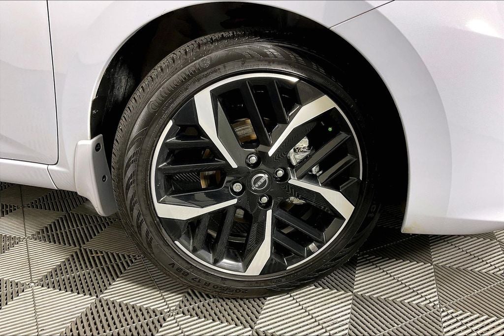 2025 Nissan Versa 1.6 SR