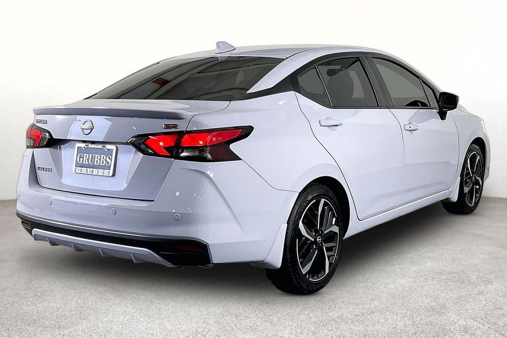 2025 Nissan Versa 1.6 SR