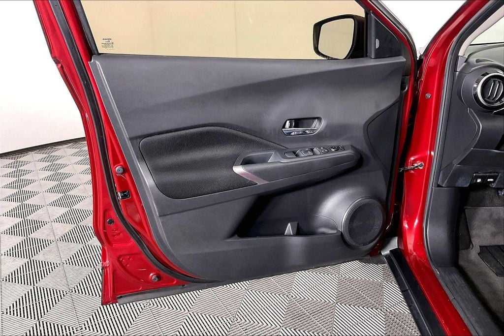 2022 Nissan Kicks SV