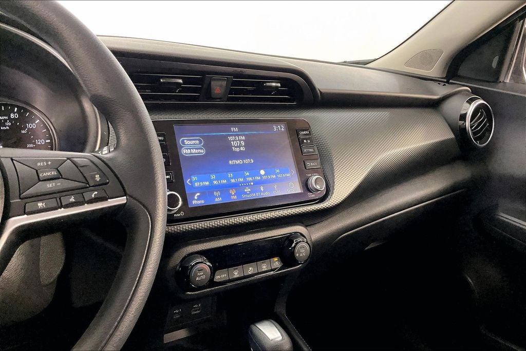 2022 Nissan Kicks SV