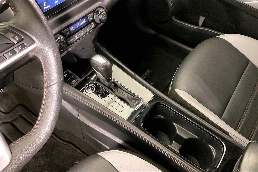 2023 Nissan Kicks SR